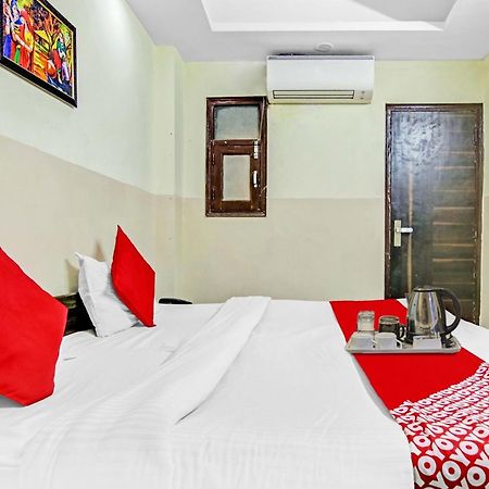 Super Hotel O Royal Green Nuova Delhi Esterno foto