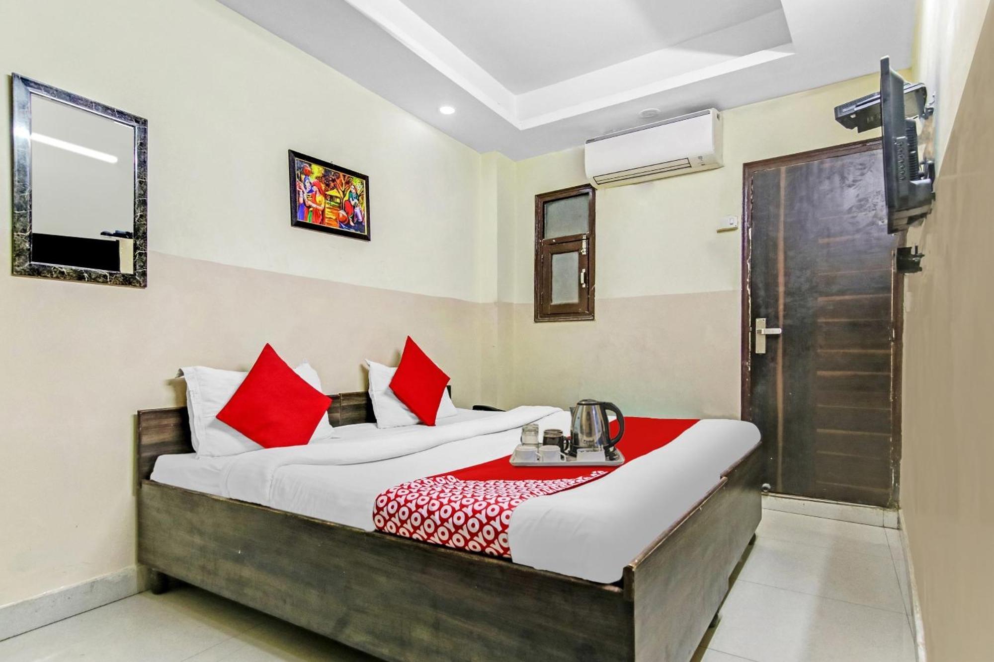 Super Hotel O Royal Green Nuova Delhi Esterno foto