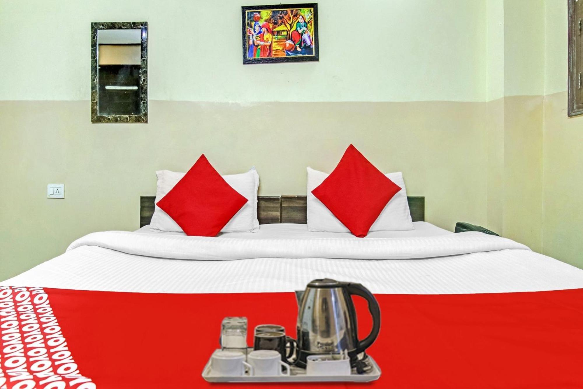 Super Hotel O Royal Green Nuova Delhi Esterno foto