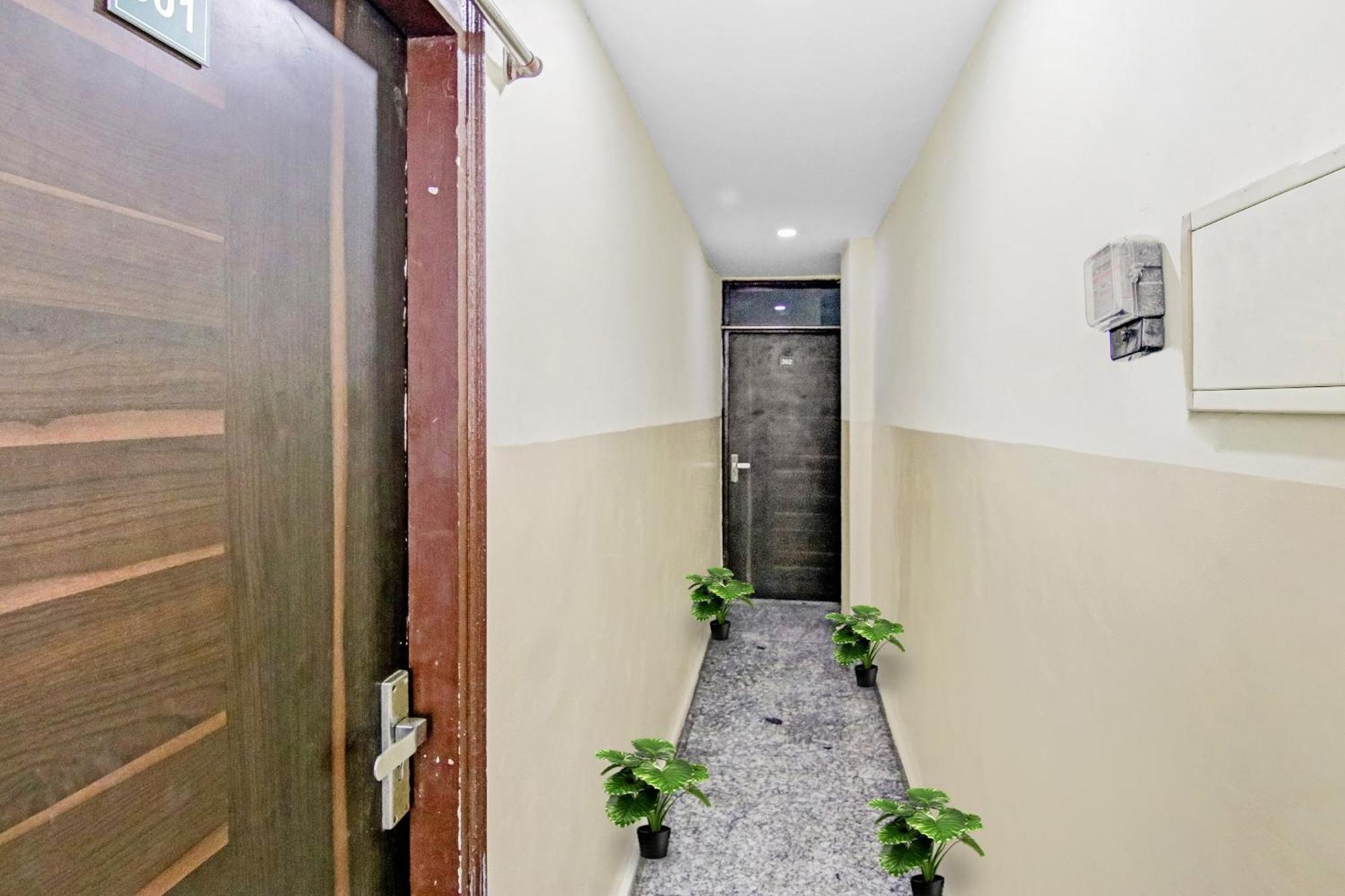 Super Hotel O Royal Green Nuova Delhi Esterno foto