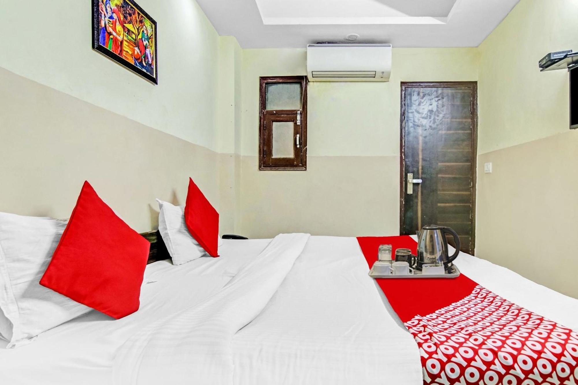 Super Hotel O Royal Green Nuova Delhi Esterno foto
